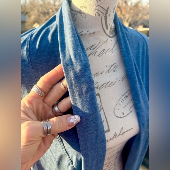 Blue Lightweight Drapey Cardigan Wrap w/ Pockets - Picture 5 of 8